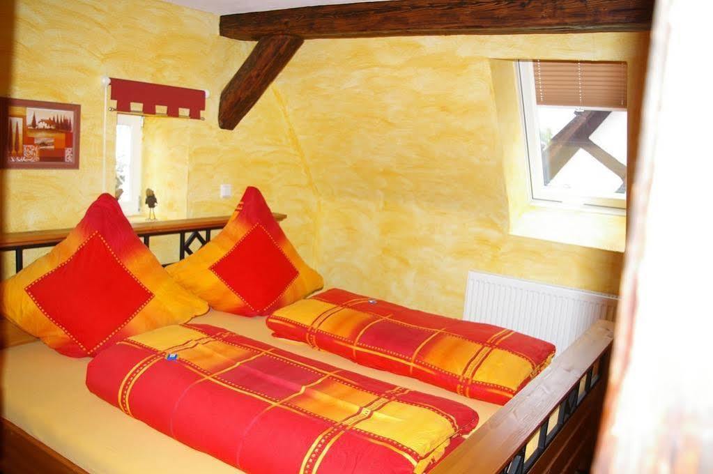 Landhotel Im Hexenwinkel Wiernsheim Kültér fotó