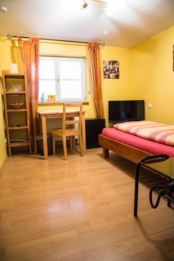 Landhotel Im Hexenwinkel Wiernsheim Kültér fotó