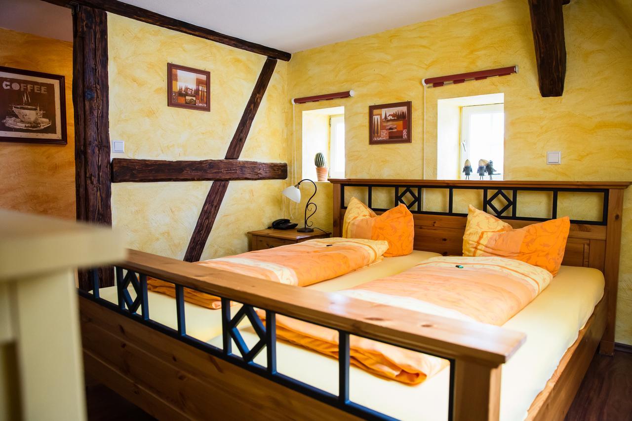 Landhotel Im Hexenwinkel Wiernsheim Kültér fotó